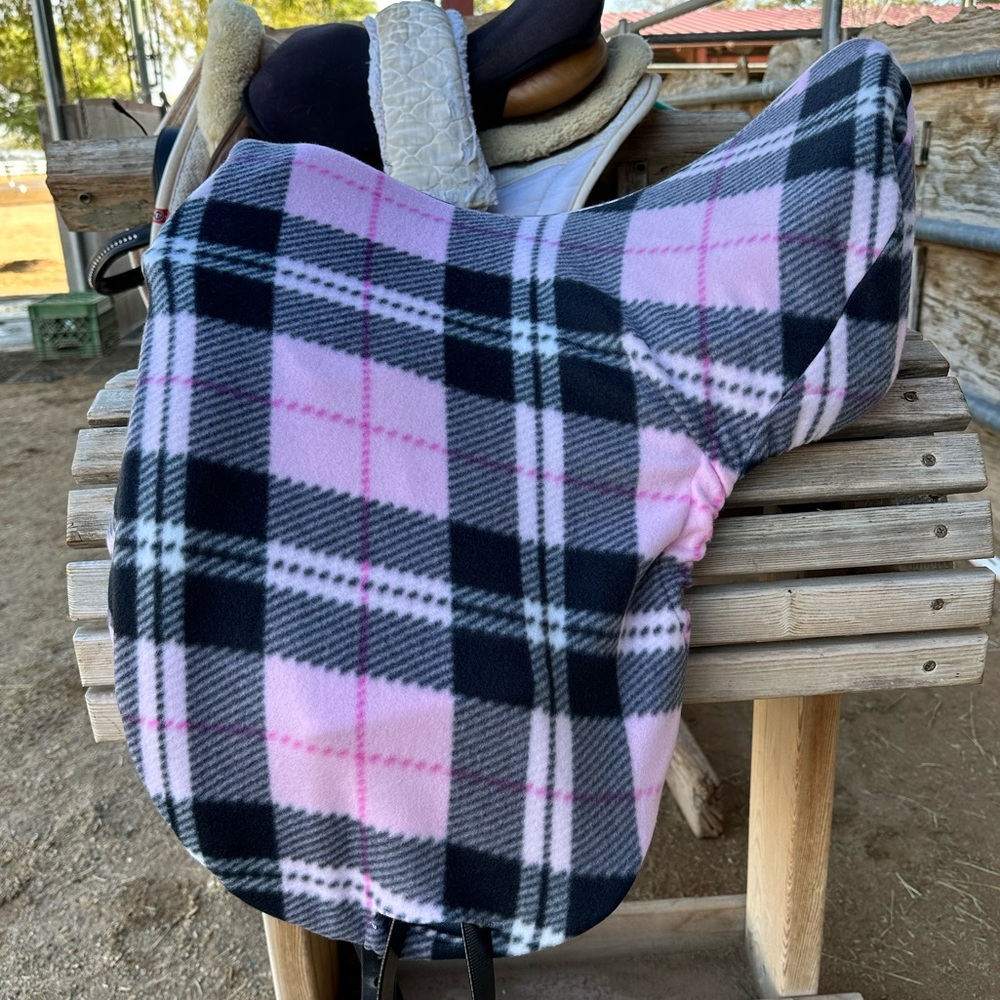 Pink plaid saddle cover